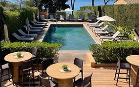 Hotel Hôtel La Pinède